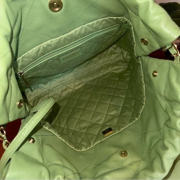 RARE Chanel 22 Green Caviar Leather Shoulder Bag EUC - Picture 8 of 16